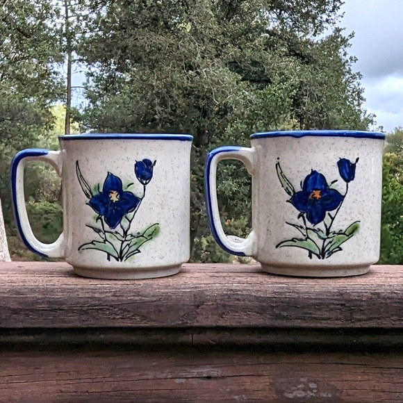 60s Stoneware Blue Flower Mugs Pair Speckled w/ Blue Trim Vintage Japan Otagiri? - Picture 2 of 11